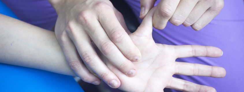 tratamiento para el dedo en resorte en IMTRA