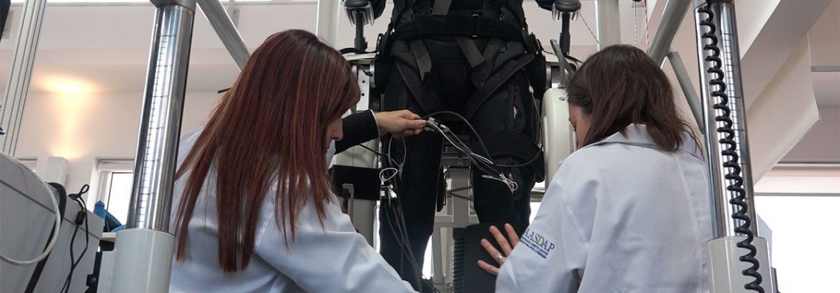 Robo-suit and virtual reality reverse some paralysis in people with spinal cord injuries | Science | AAAS